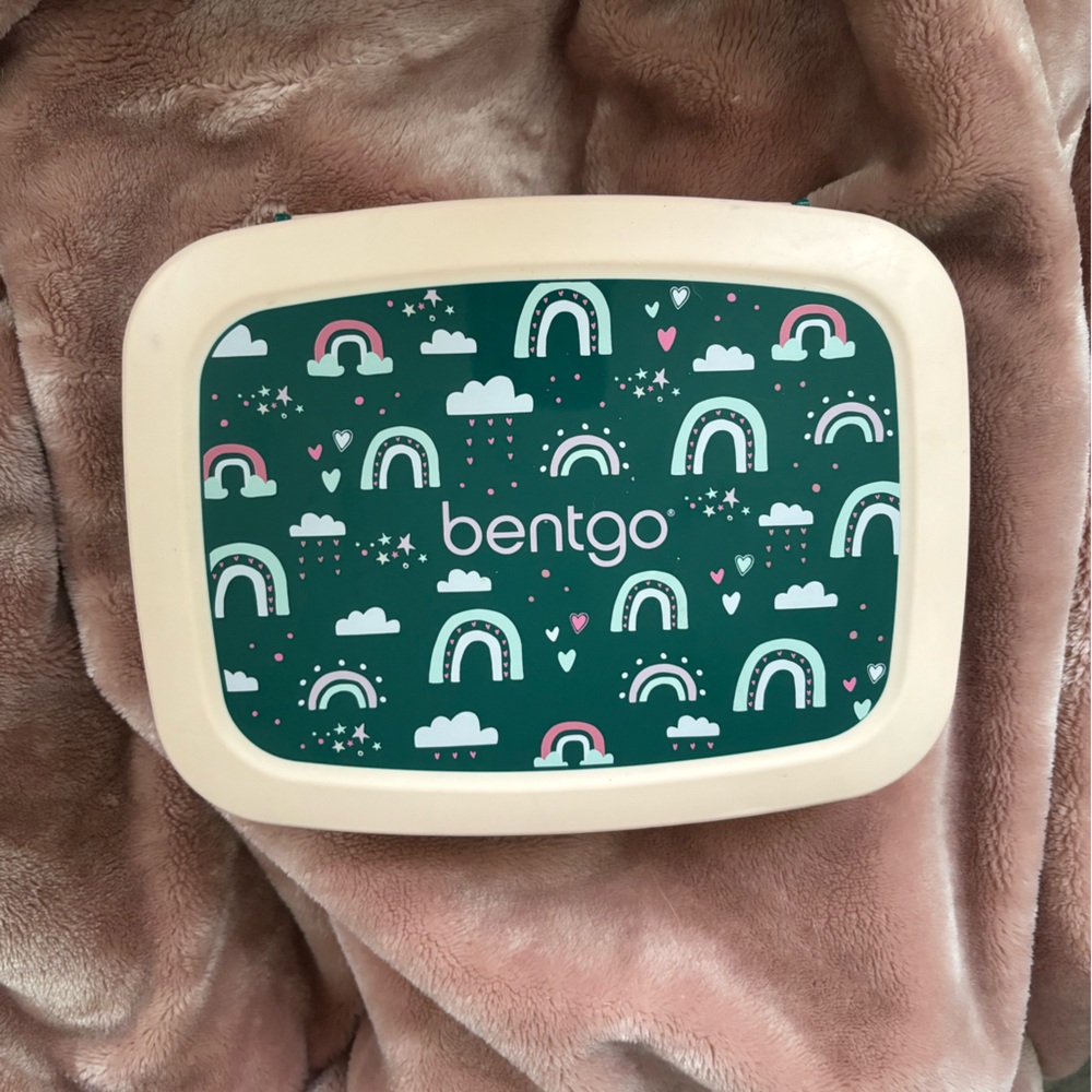 Bentgo Kids Lunch Box - Green with Rainbow Design